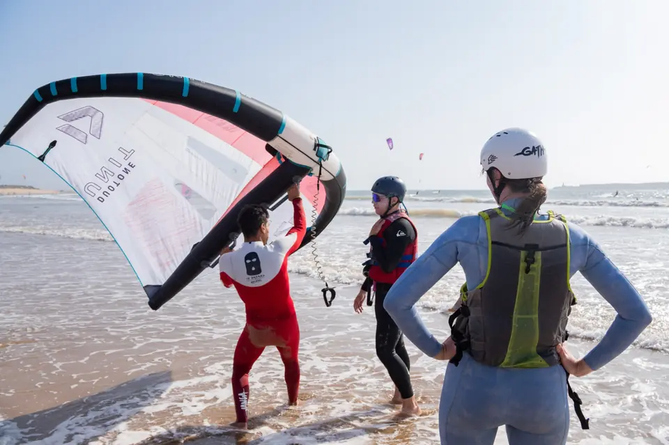 Session de wingfoil avec l'école à Essaouira